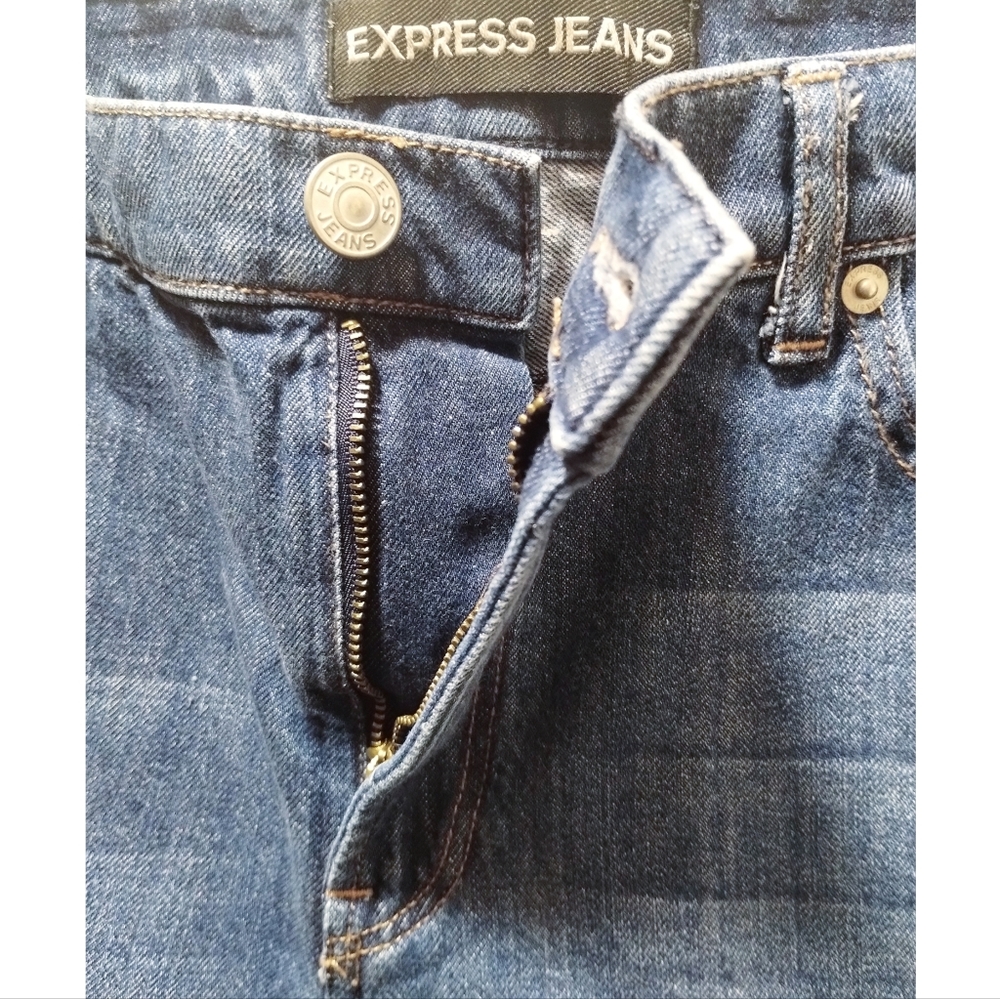 Straight Crop High Rise | Express Jeans - Picture 10 of 11